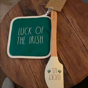 Rae Dunn spatula/potholder set Irish